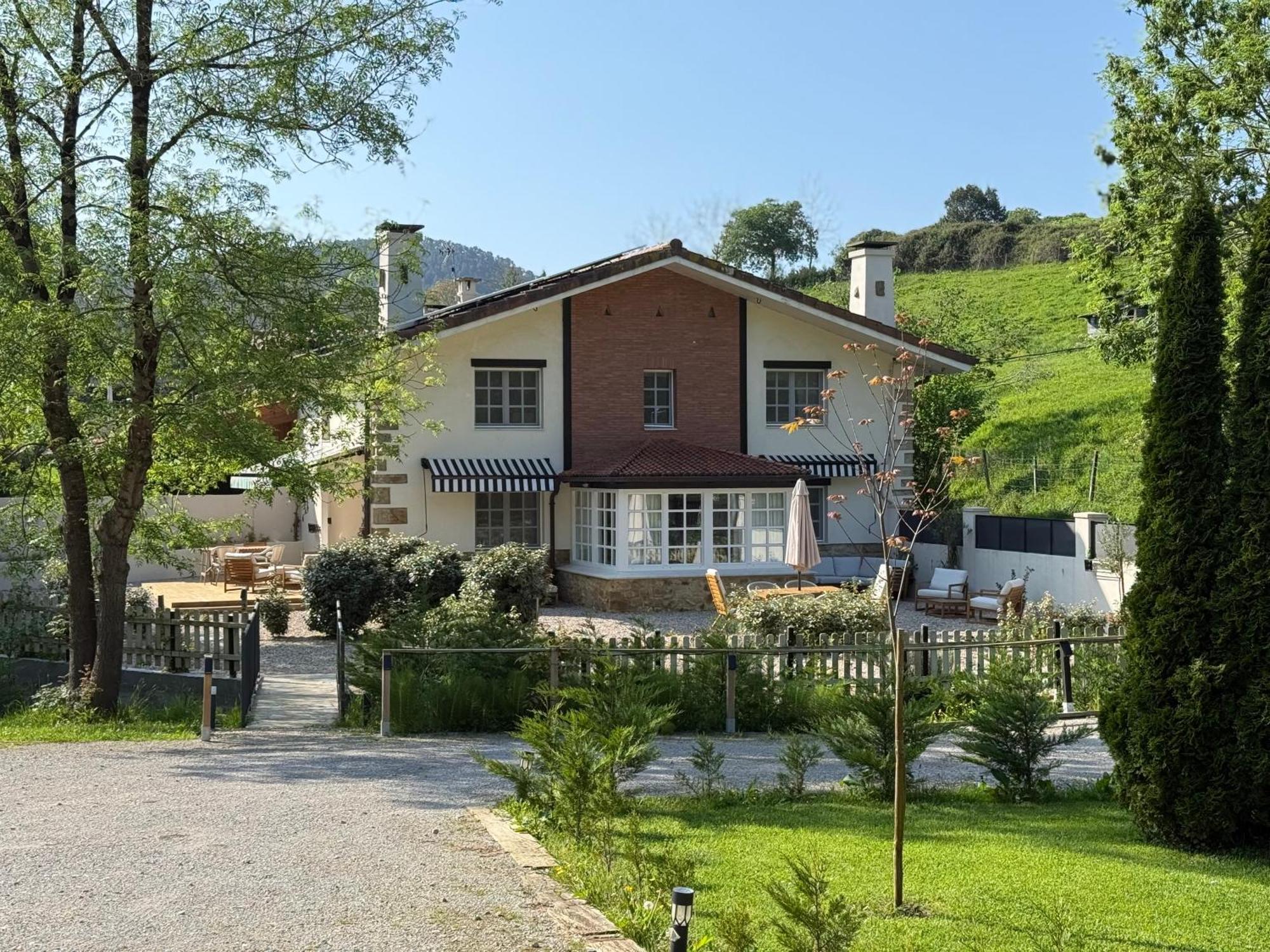 Gurah Boutique Apartments Бакио Екстериор снимка